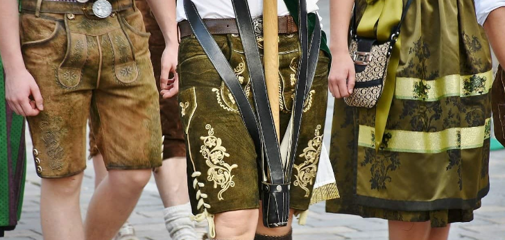  5 types of shirts you can pair up with your lederhosen men
