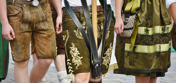 lederhosen men