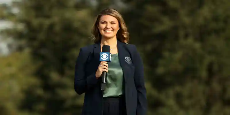  How Rich is the Sports Journalist Amanda Renner?